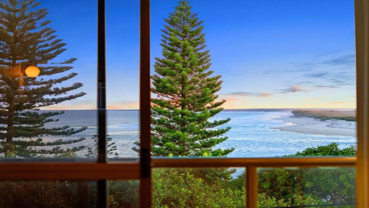 Holiday home Araluen Unit 6 Bulcock Beach Qld Villa Caloundra Australia